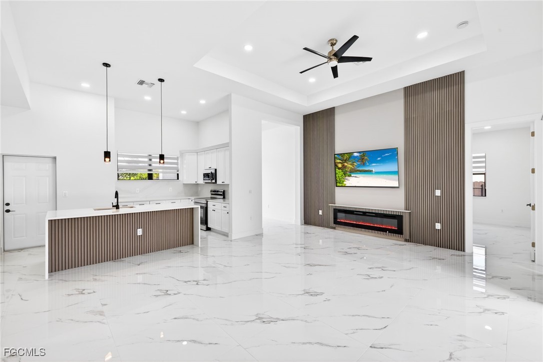 27 Southwest 8th Place Cape Coral, FL 33991 - Photo 5 of 41