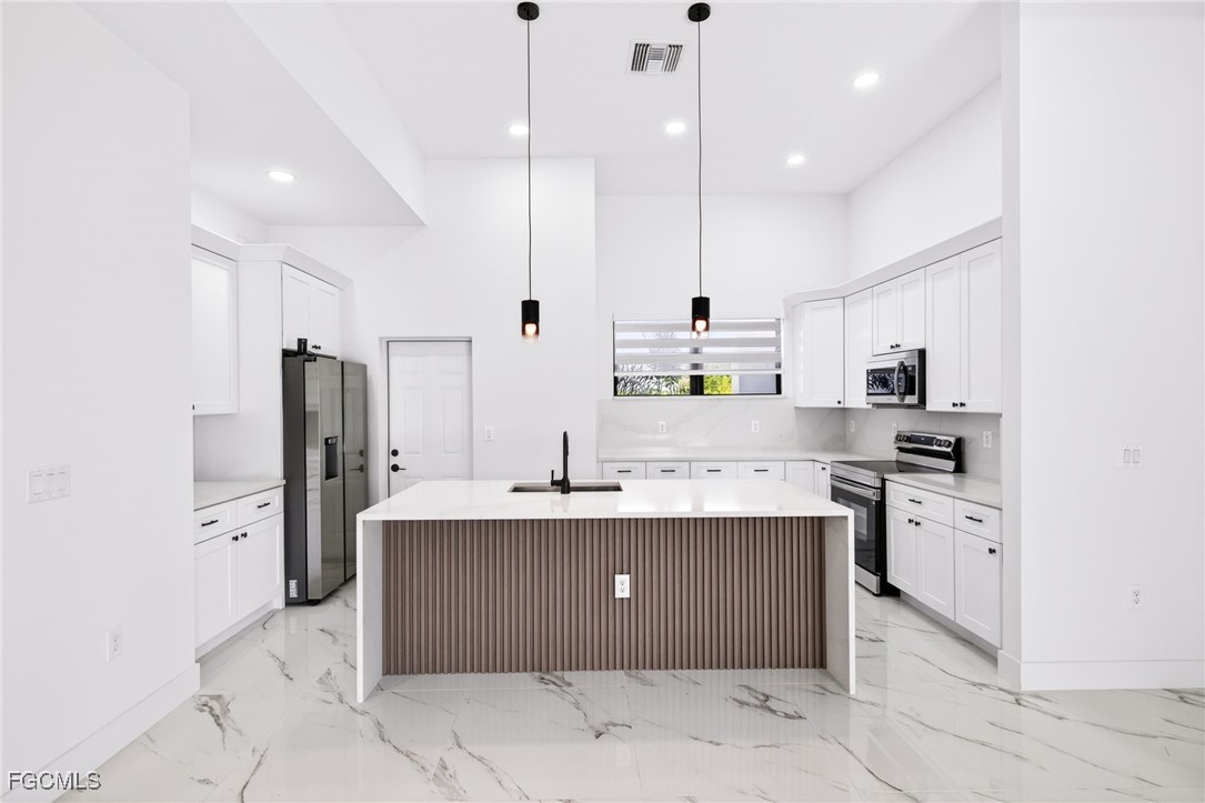 27 Southwest 8th Place Cape Coral, FL 33991 - Photo 9 of 41