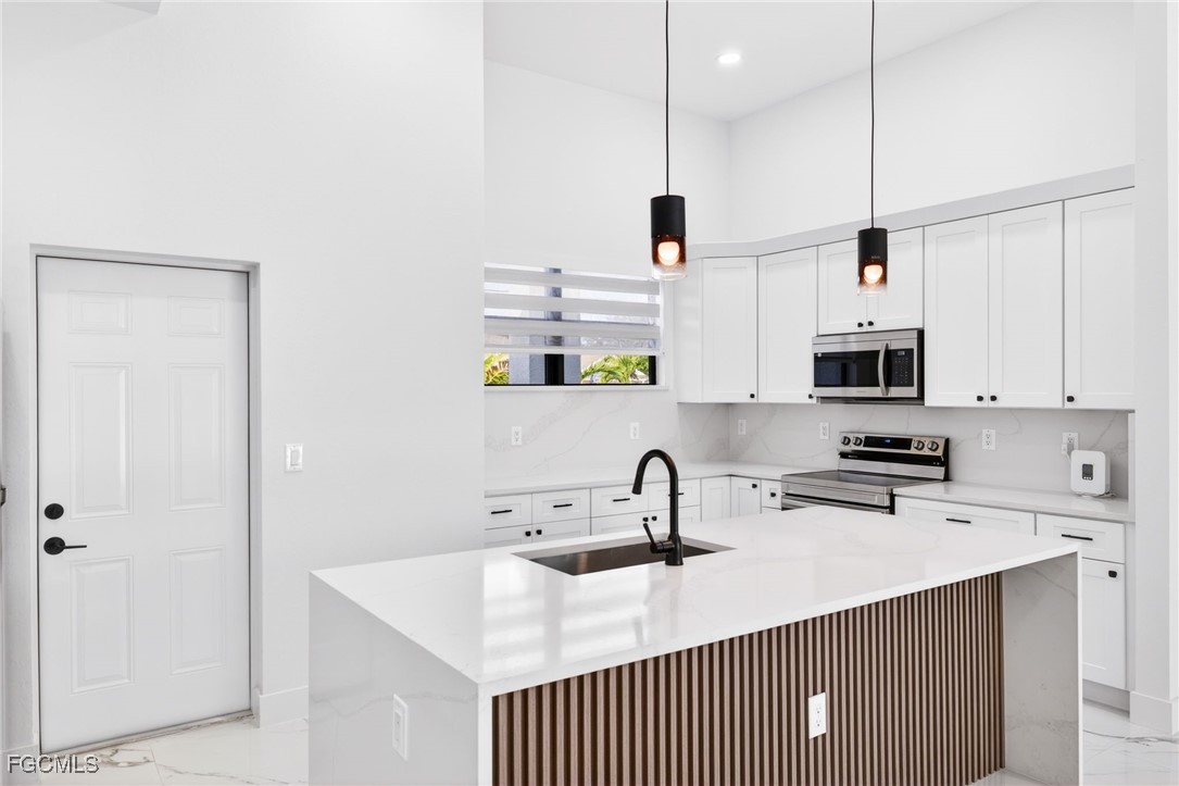 27 Southwest 8th Place Cape Coral, FL 33991 - Photo 10 of 41