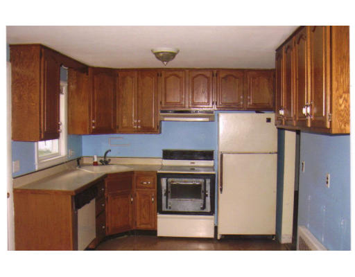 98 Howland Road Stoughton, MA 02072 - Photo 3 of 10 Gallery Image 3