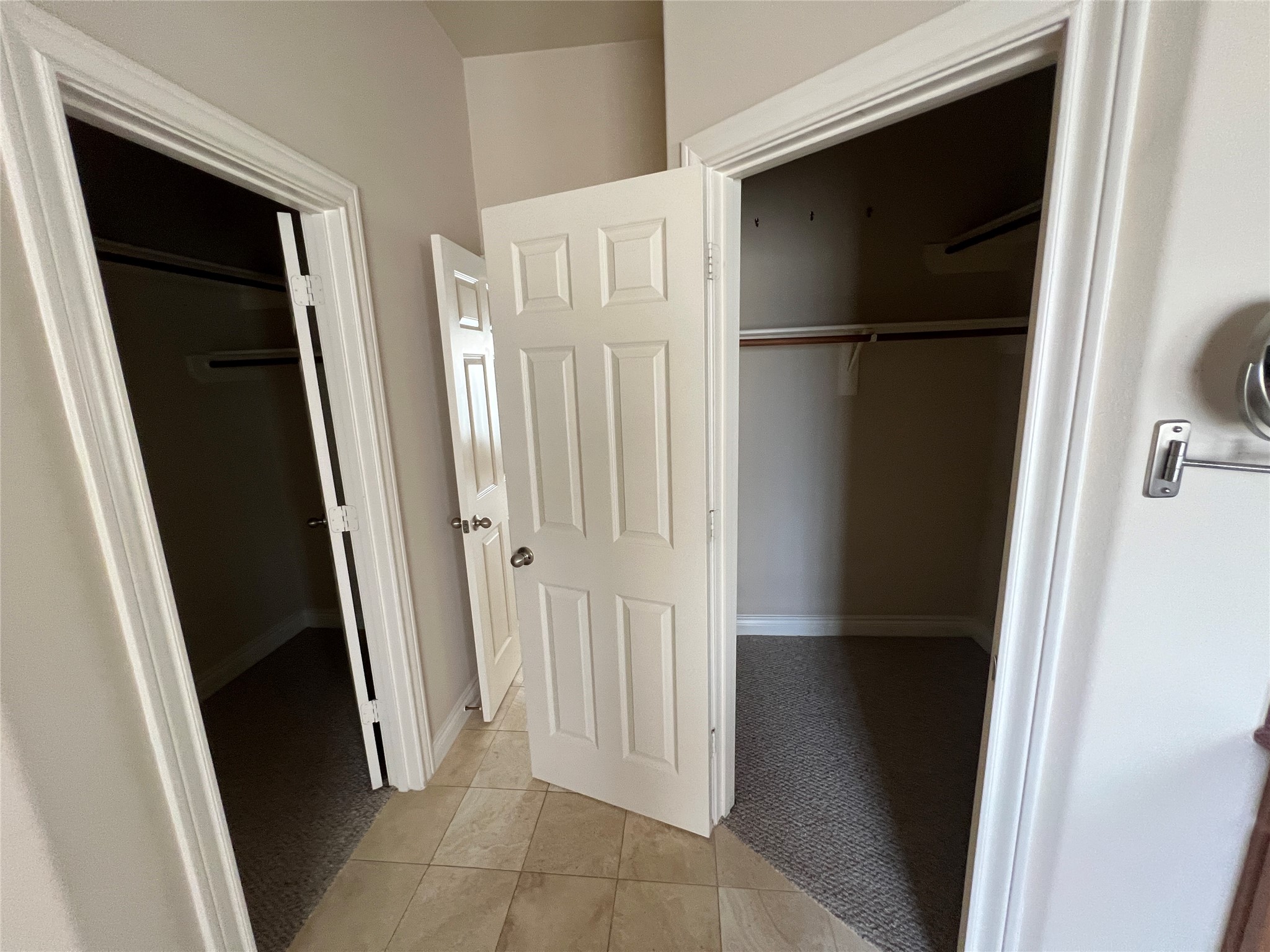 5940 Kansas Street Houston, TX 77007 - Photo 24 of 29 a view of a kitchen from a door