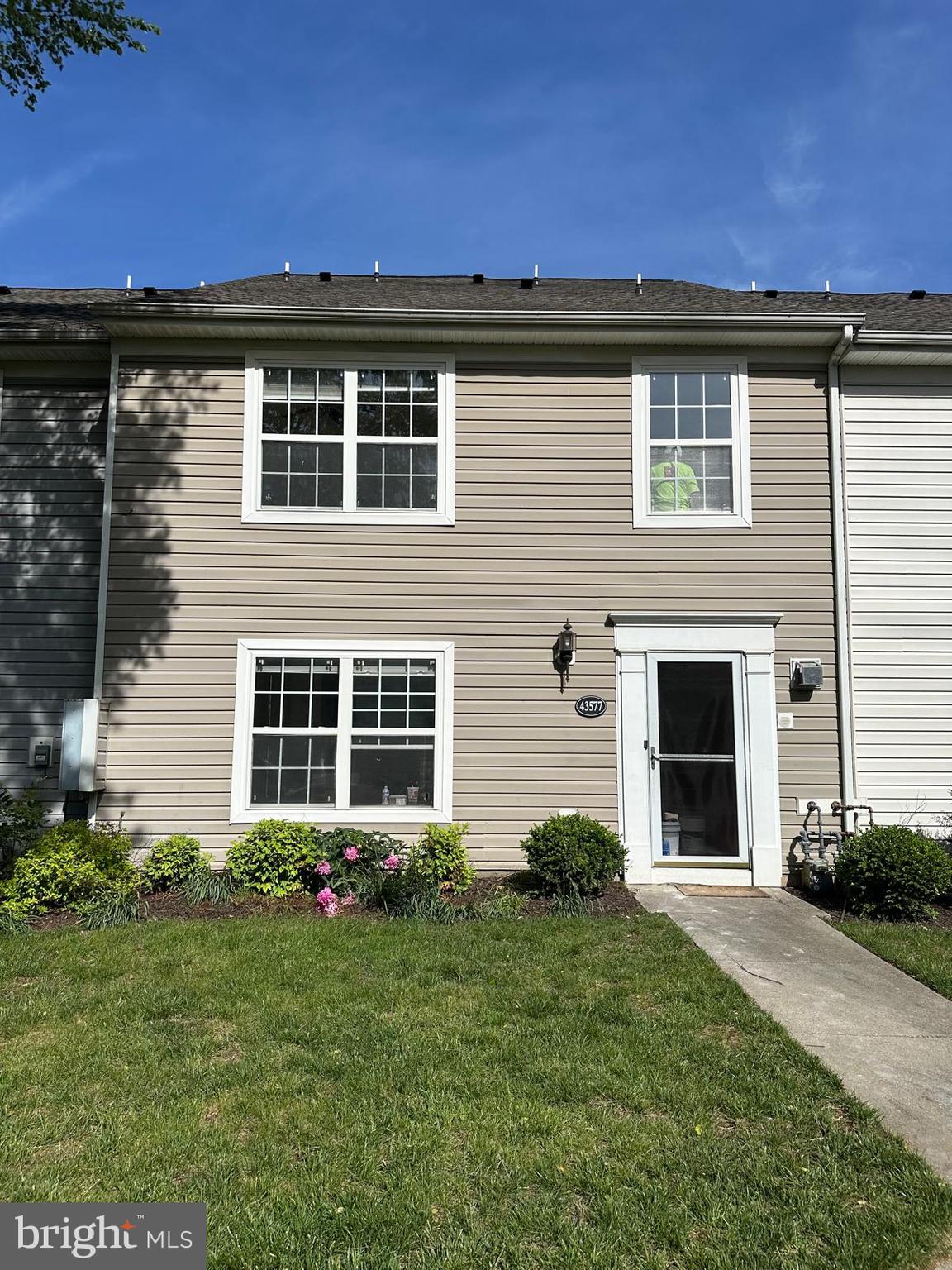 43577 Patching Pond Square Ashburn, VA 20147 - Photo 1 of 33