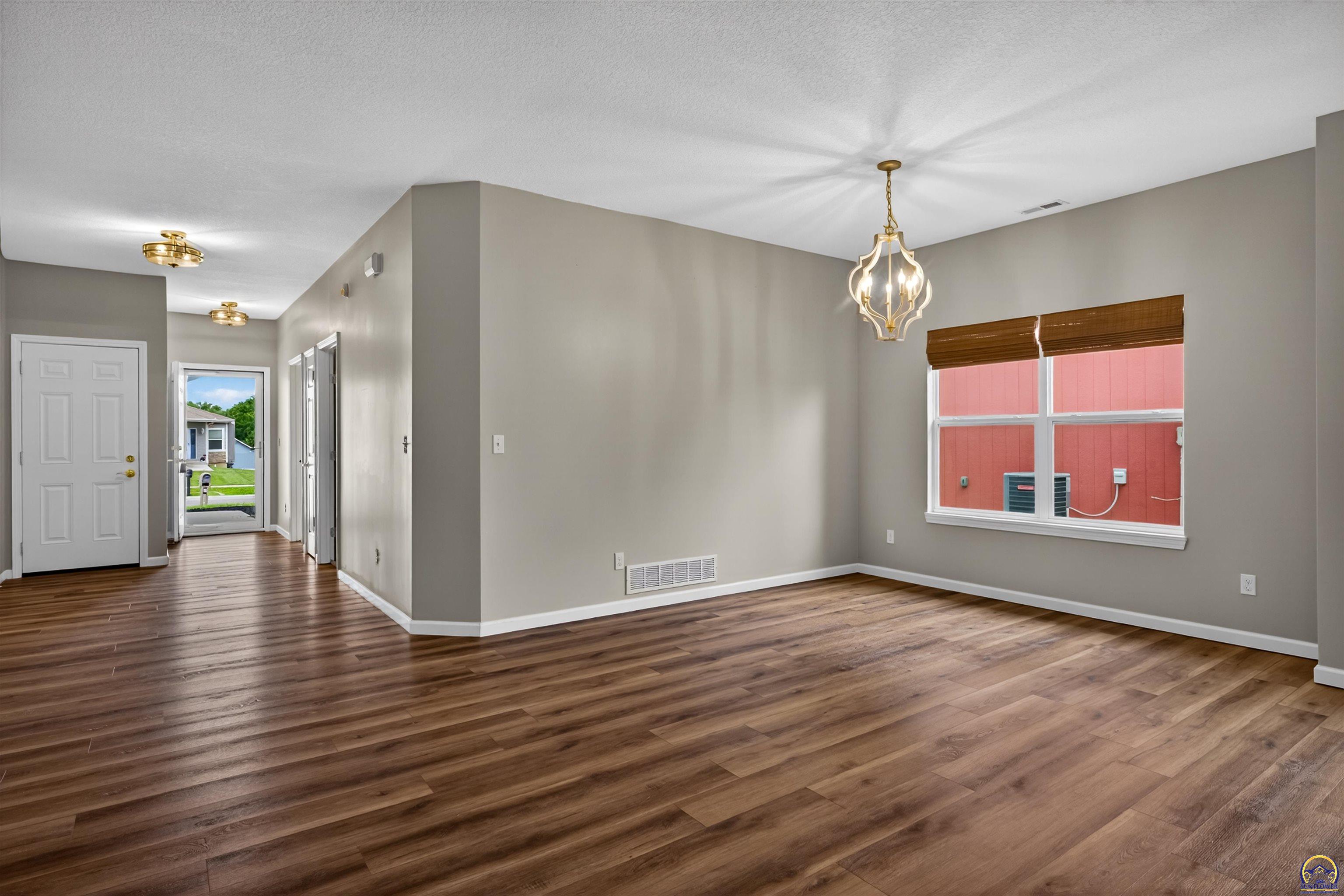 4204 Southwest Shenandoah Road Topeka, KS 66610 - Photo 12 of 24