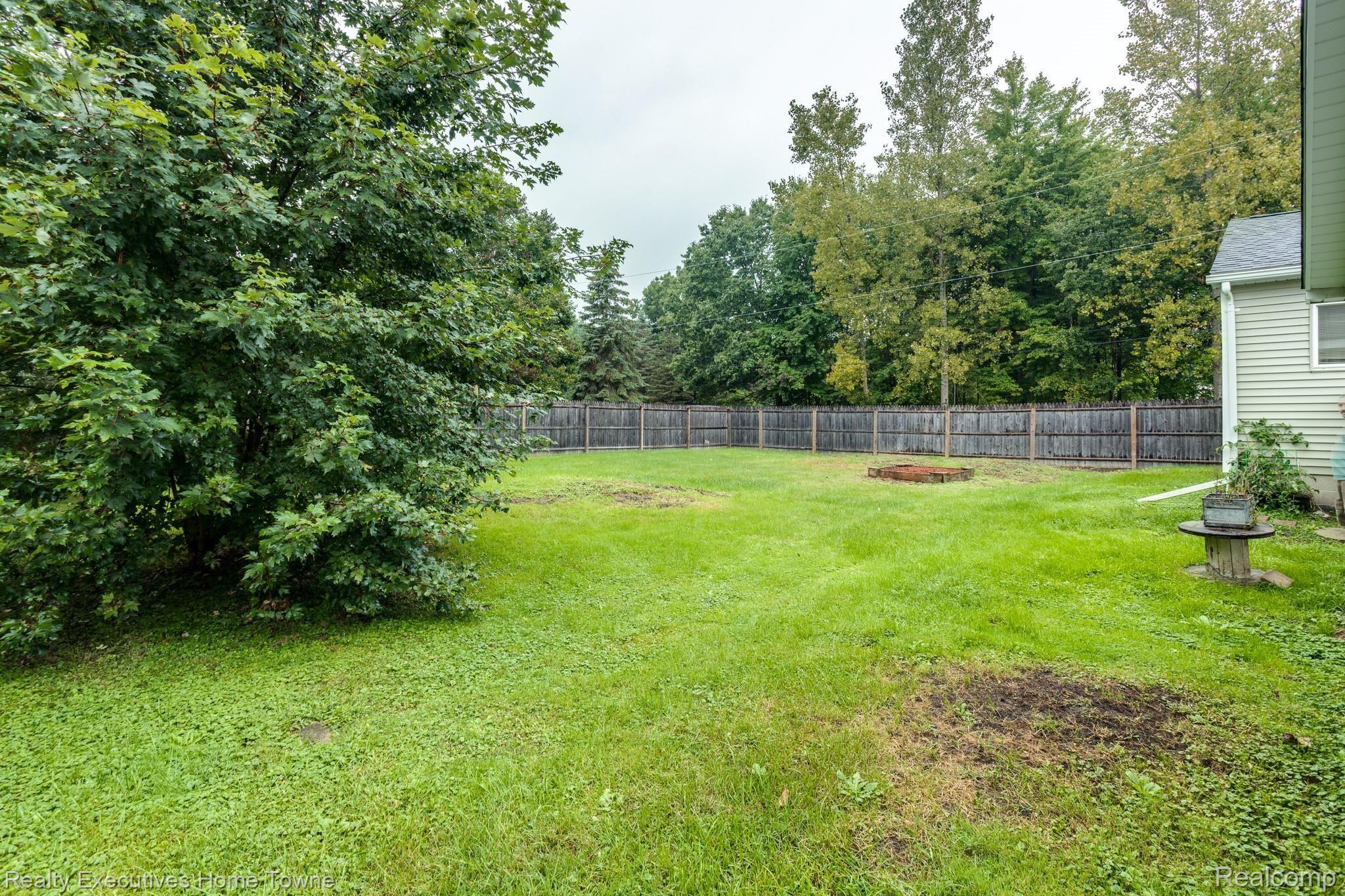 1803 Maple Road Smiths Creek, MI 48074 - Photo 2 of 32 1803 Maple Rd (6 of 37).jpg