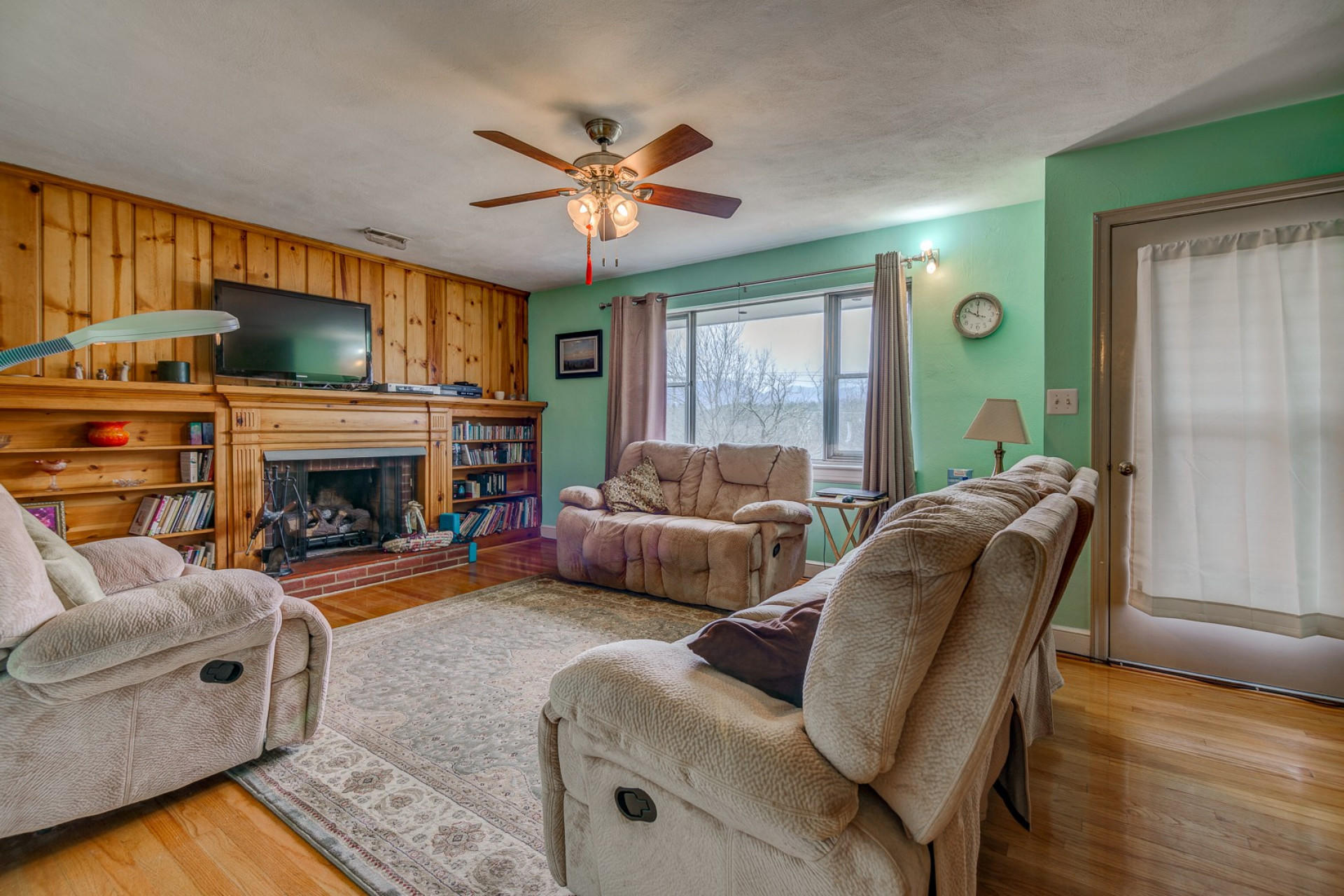 4104 Garst Mill Road Roanoke, VA 24018 - Photo 4 of 26 fhd_4104%20Garst%20Mill%20Road%2004_7401