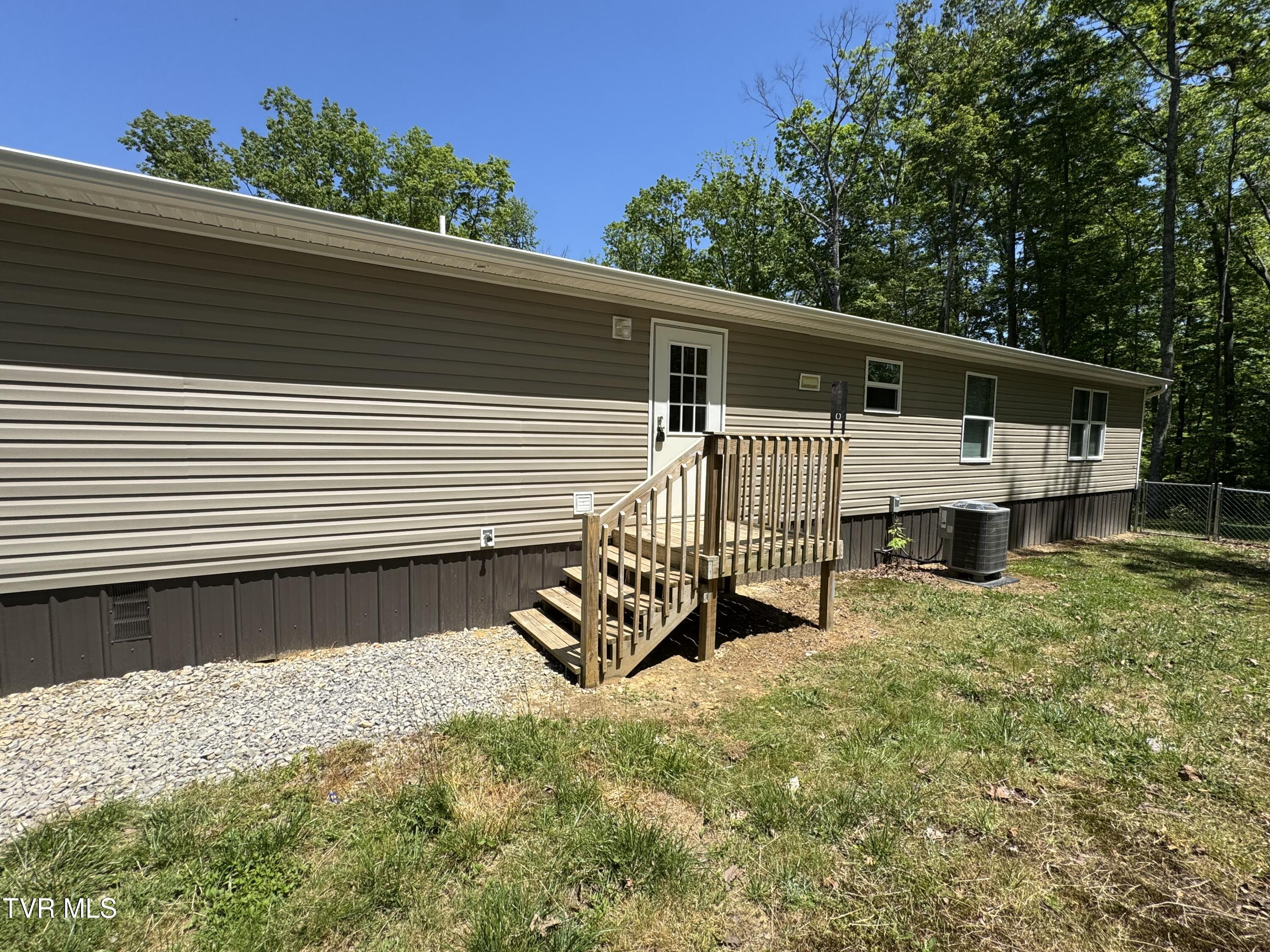 12580 Star Branch Road Coeburn, VA 24230 - Photo 9 of 26 IMG_9022