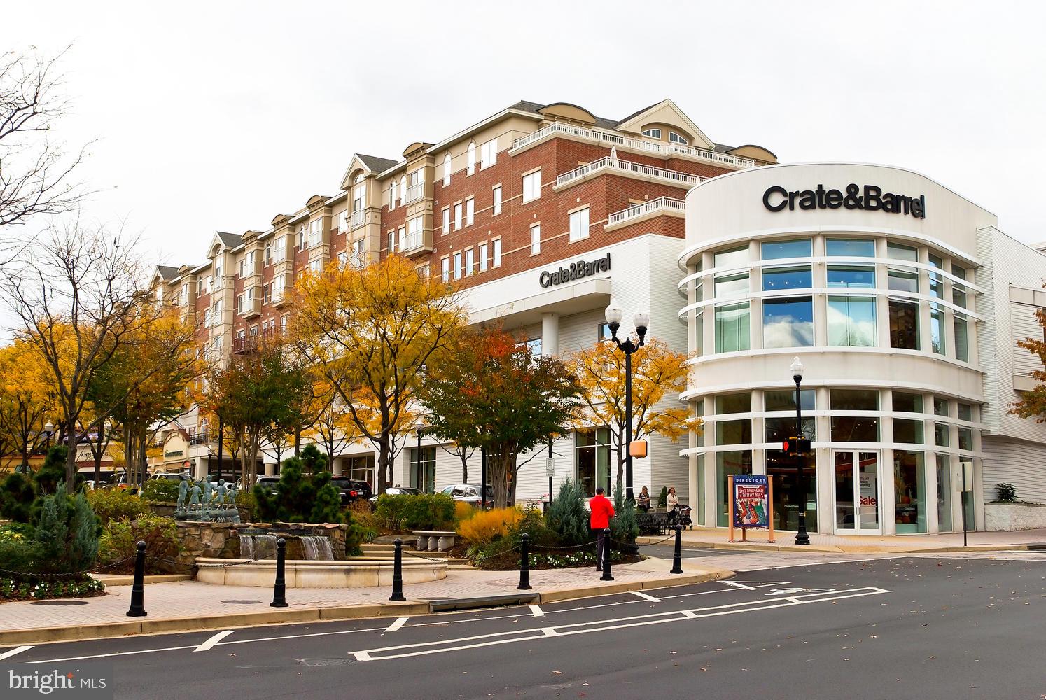 1301 North Courthouse Road, Unit 914 Arlington, VA 22201 - Photo 42 of 50 a view of a building and a street