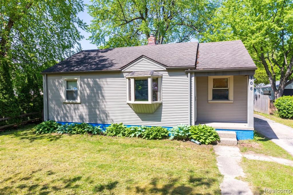 106 South Roslyn Road Waterford, MI 48328 - Photo 2 of 11