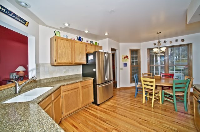 N696 Chelsea Circle Winfield, IL 60190 - Photo 5 of 25