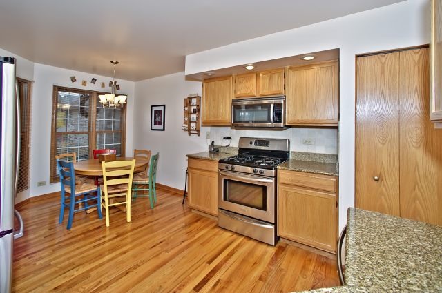 N696 Chelsea Circle Winfield, IL 60190 - Photo 6 of 25