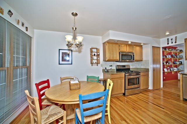N696 Chelsea Circle Winfield, IL 60190 - Photo 7 of 25