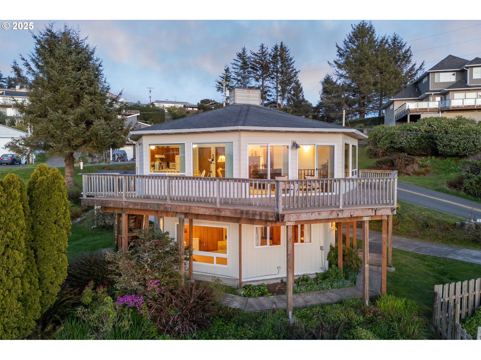 35590 Upper Loop Road Pacific City, OR 97135 - Photo 3 of 37 Gallery Image 3