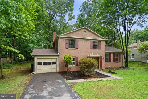 $900,000 | 1585 Kimblewick Road, Potomac, MD 20854
