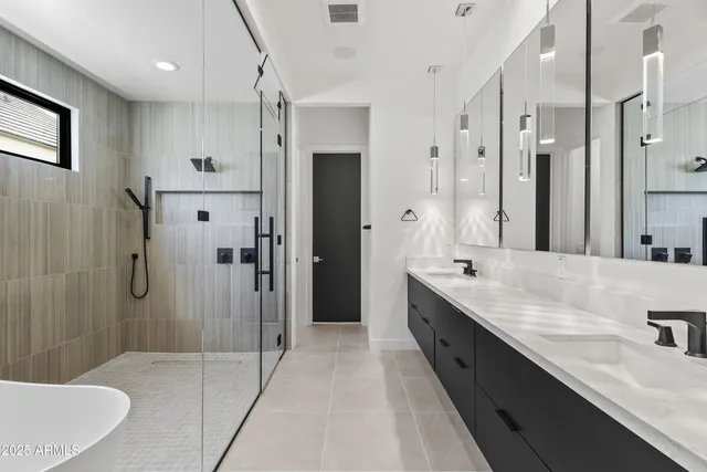 $2,895,000 | 1538 West Wagon Wheel Drive, Phoenix, AZ 85021