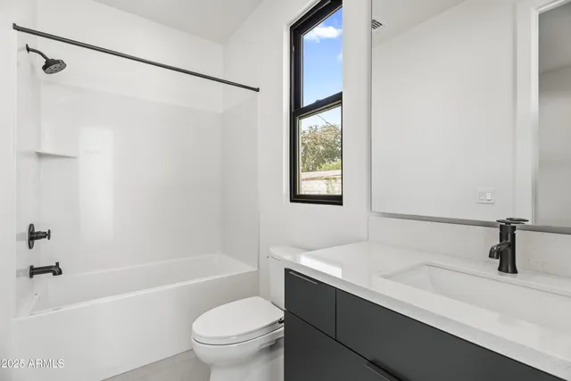 $2,895,000 | 1538 West Wagon Wheel Drive, Phoenix, AZ 85021