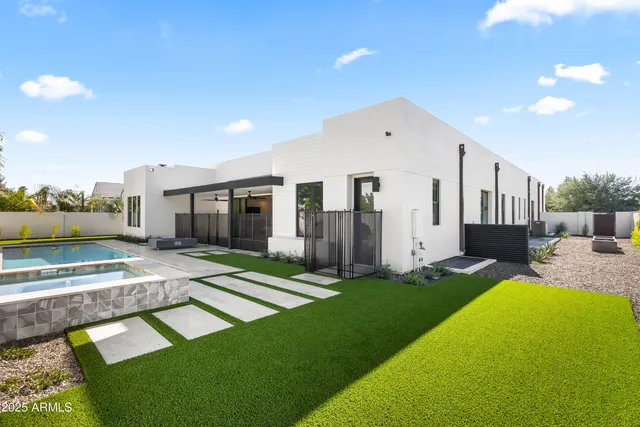 $2,895,000 | 1538 West Wagon Wheel Drive, Phoenix, AZ 85021