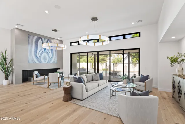 $2,895,000 | 1538 West Wagon Wheel Drive, Phoenix, AZ 85021