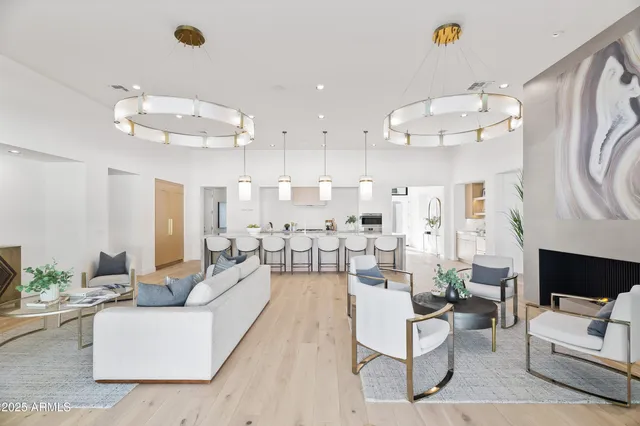 $2,895,000 | 1538 West Wagon Wheel Drive, Phoenix, AZ 85021