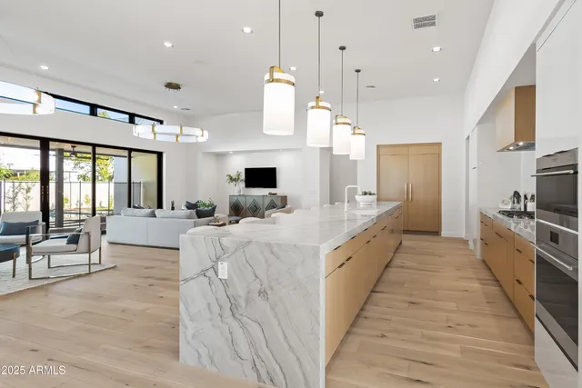 $2,895,000 | 1538 West Wagon Wheel Drive, Phoenix, AZ 85021