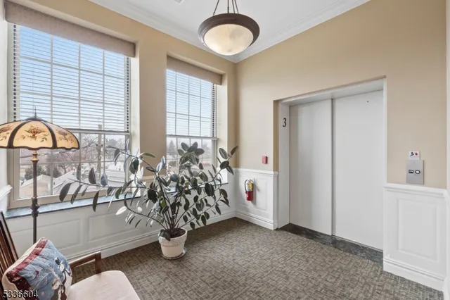 a view of a livingroom with furniture