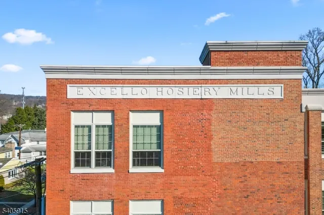 $3,000 | 33 Forest Avenue, Unit E1, Hawthorne, NJ 07506