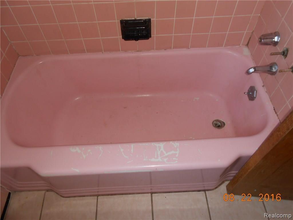 6760 Rutland Street Detroit, MI 48228 - Photo 13 of 15 DSCN9480.JPG