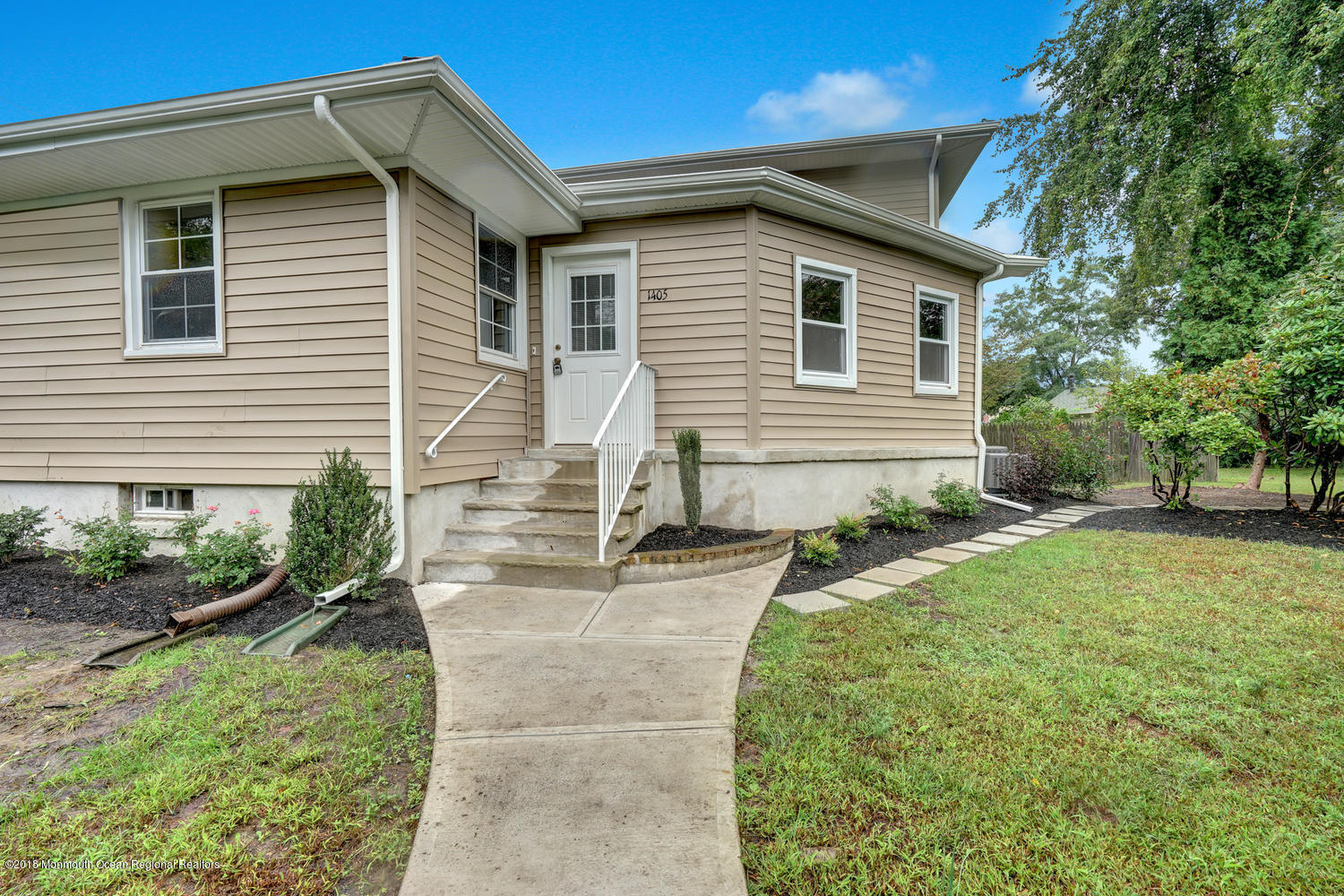 1405 Logan Road Asbury Park, NJ 07712 - Photo 6 of 42 1405 Logan Rd Wanamassa NJ-large-009-44-