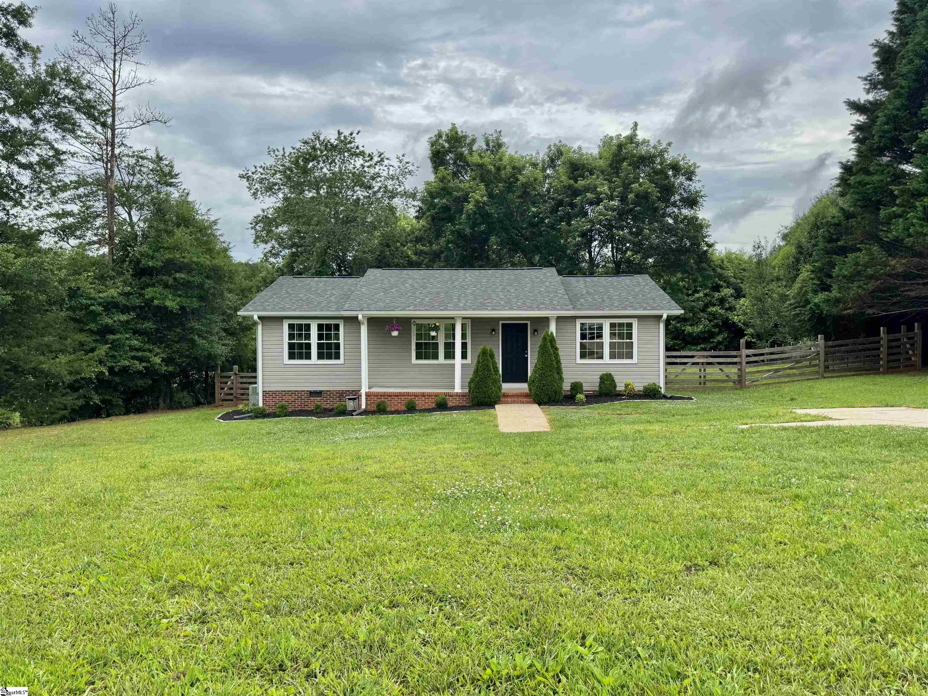 413 Jule Merck Road Norris, SC 29630 - Photo 2 of 23