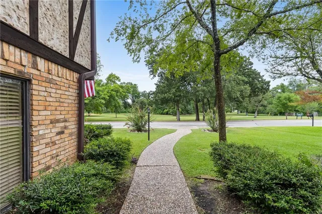 $325,000 | 2726 Camelot Drive, Bryan, TX 77802