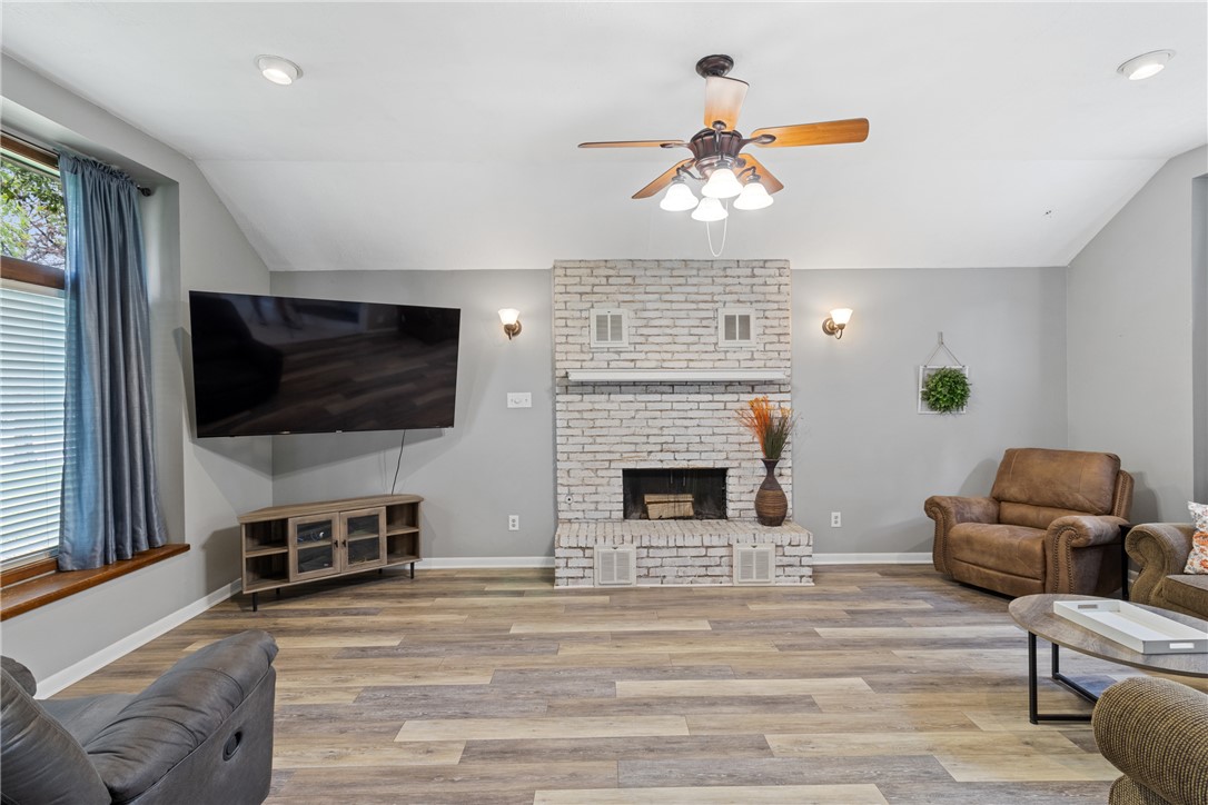 2726 Camelot Drive Bryan, TX 77802 - Photo 7 of 26