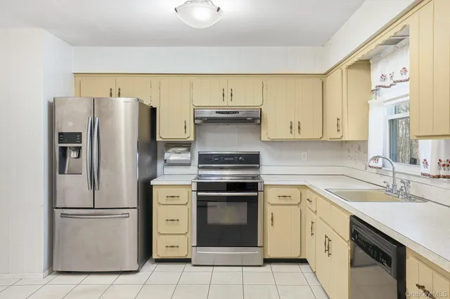 $600,000 | 42 Bayberry Hill Road, Mahopac, NY 10541