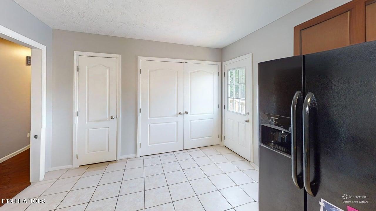 2013 Paris Road Knoxville, TN 37912 - Photo 8 of 10 2013-Paris-Rd-Kitchen-Defurnished 1
