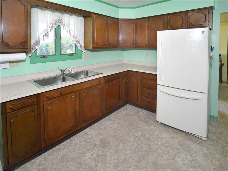 1162 Spring Hill Road Murrysville, PA 15632 - Photo 12 of 22 Kitchen.