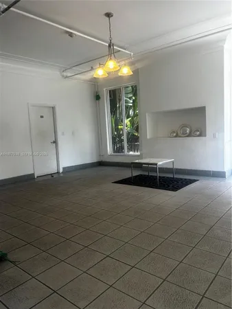 $1,700 | 820 Euclid Avenue, Unit 206, Miami Beach, FL 33139