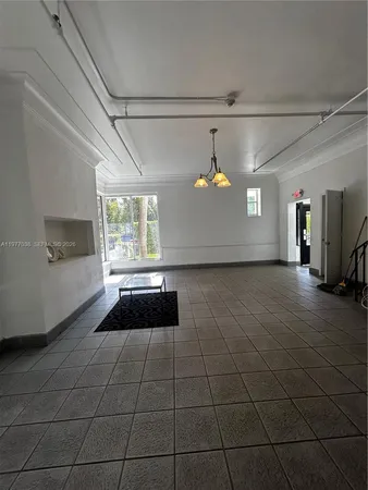 $1,700 | 820 Euclid Avenue, Unit 206, Miami Beach, FL 33139