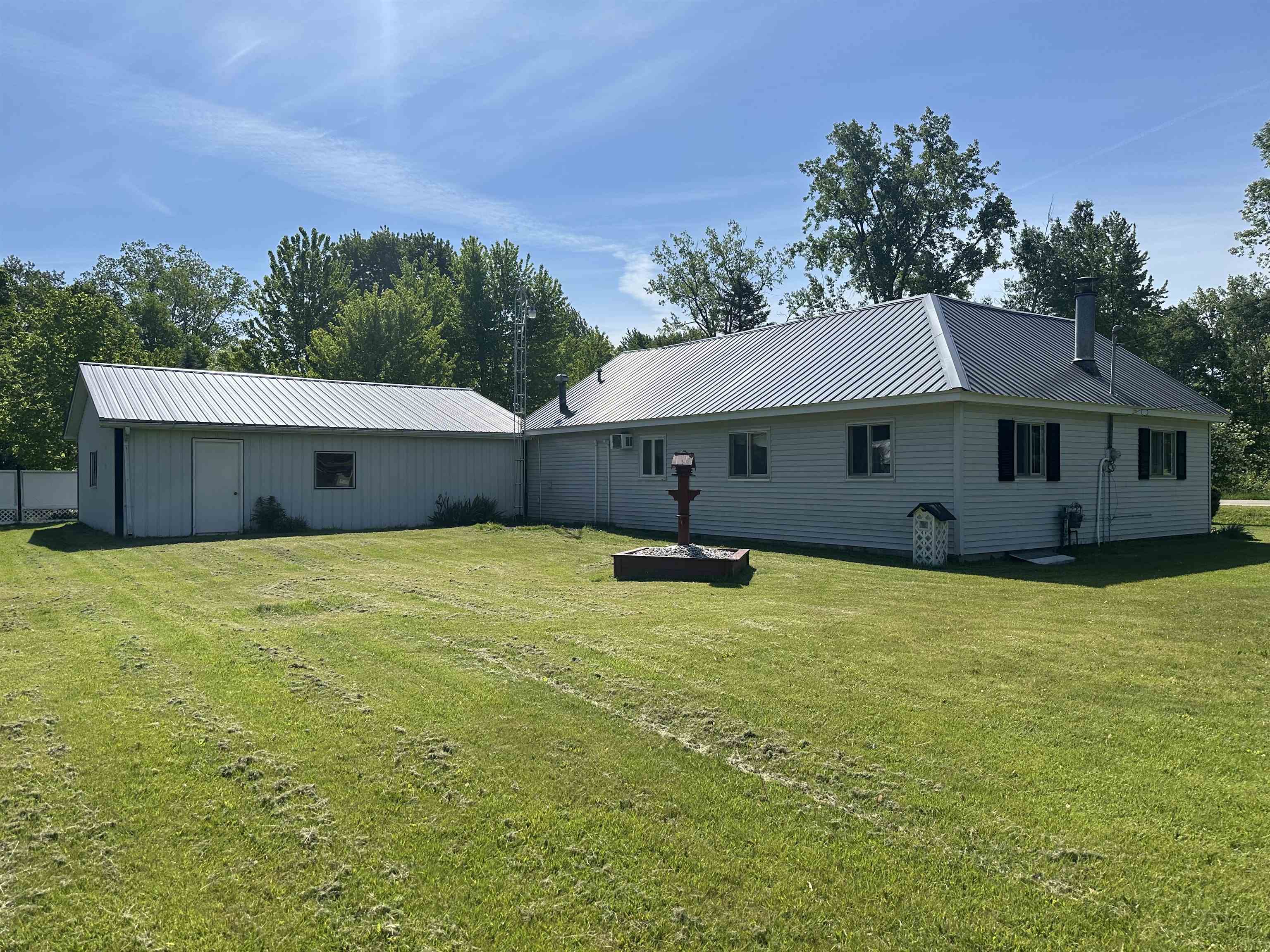 3218 Pine River Road Standish, MI 48658 - Photo 7 of 60
