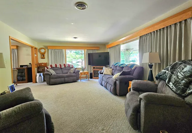 $575,000 | N5847 County Road D, Princeton, WI 54968