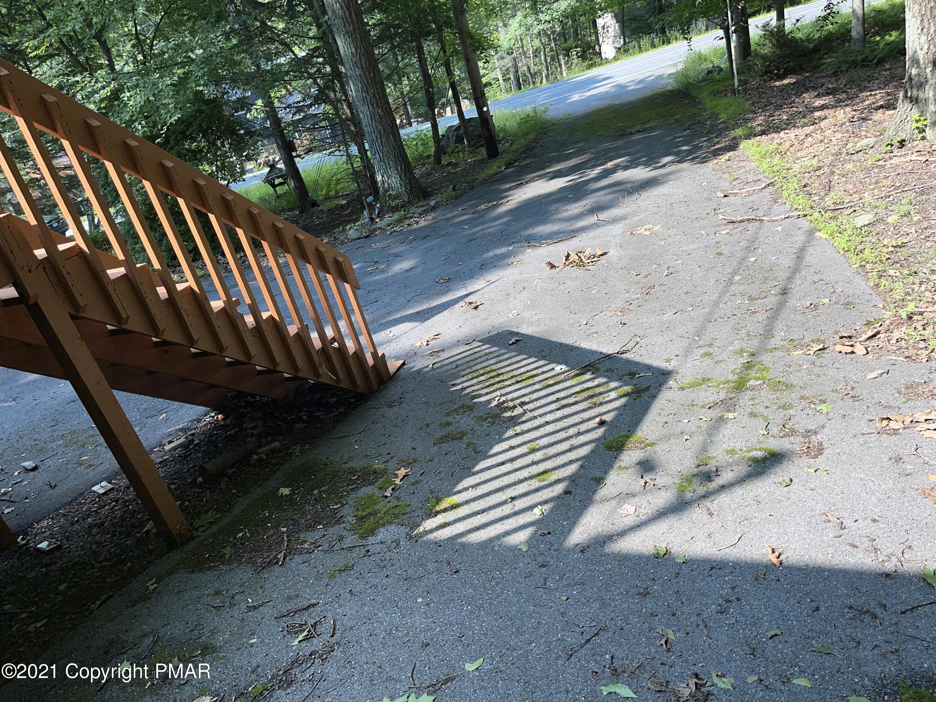 139 Dunchurch Drive Bushkill, PA 18324 - Photo 37 of 37 a view of a wooden deck with yard