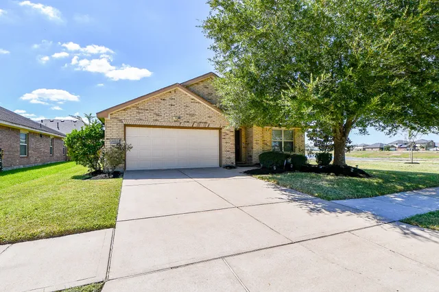 $2,200 | 2023 Manchester Crossing Drive, Fresno, TX 77545