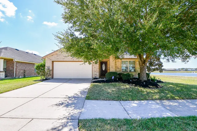 $2,200 | 2023 Manchester Crossing Drive, Fresno, TX 77545