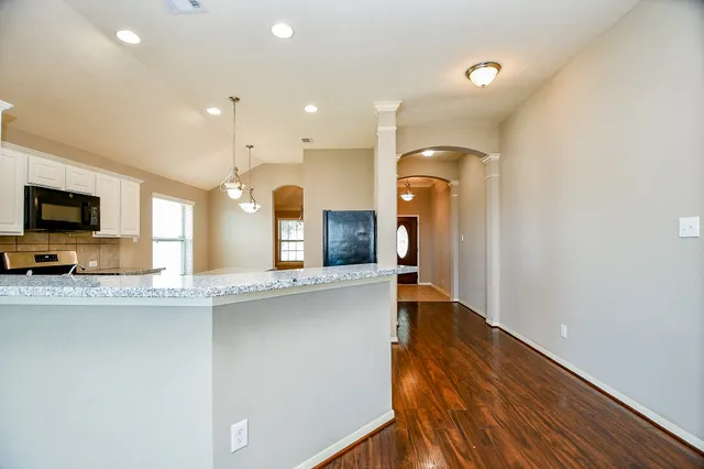 $2,200 | 2023 Manchester Crossing Drive, Fresno, TX 77545