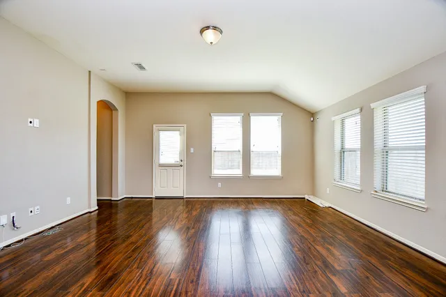 $2,200 | 2023 Manchester Crossing Drive, Fresno, TX 77545