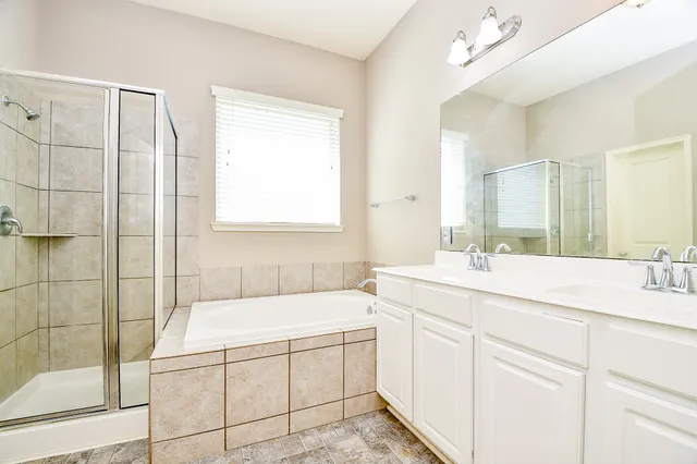 $2,200 | 2023 Manchester Crossing Drive, Fresno, TX 77545