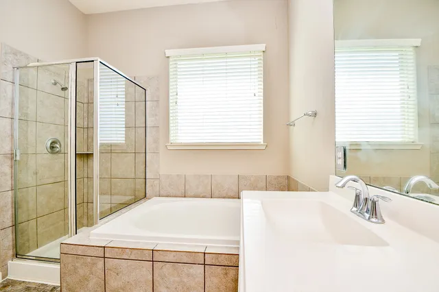 $2,200 | 2023 Manchester Crossing Drive, Fresno, TX 77545