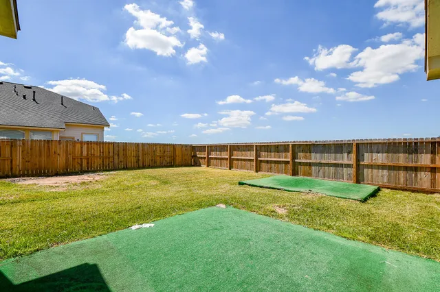 $2,200 | 2023 Manchester Crossing Drive, Fresno, TX 77545