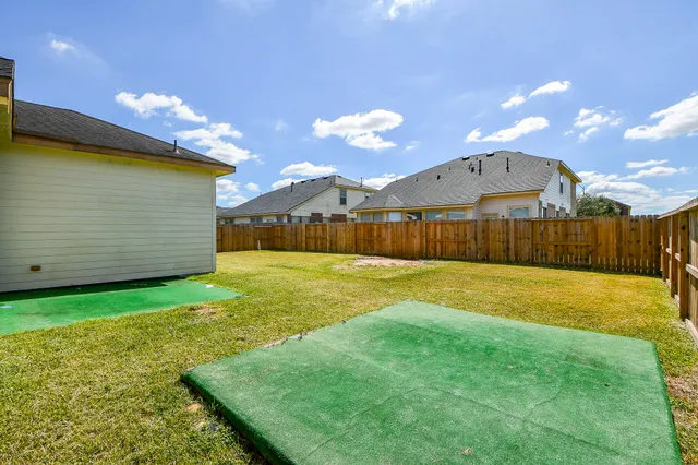 $2,200 | 2023 Manchester Crossing Drive, Fresno, TX 77545