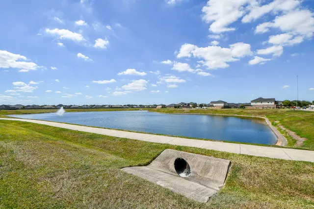 $2,200 | 2023 Manchester Crossing Drive, Fresno, TX 77545