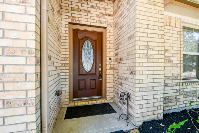 $2,200 | 2023 Manchester Crossing Drive, Fresno, TX 77545