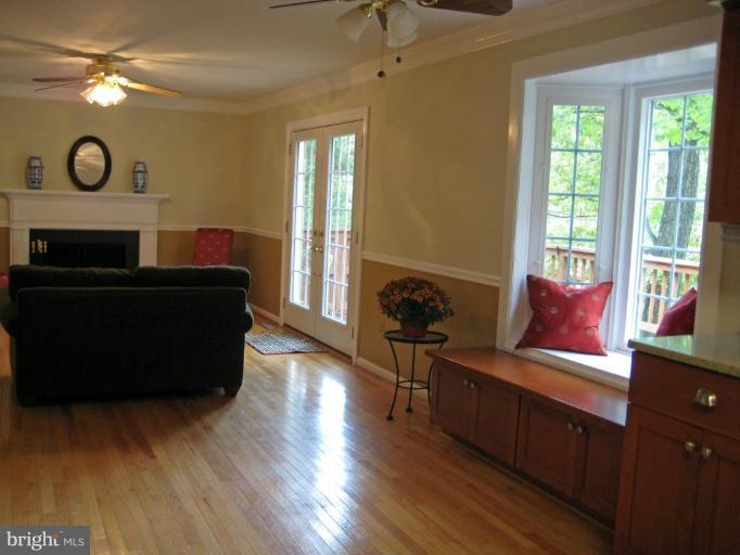 3510 Kings Cross Road Alexandria, VA 22303 - Photo 13 of 22 Family Room