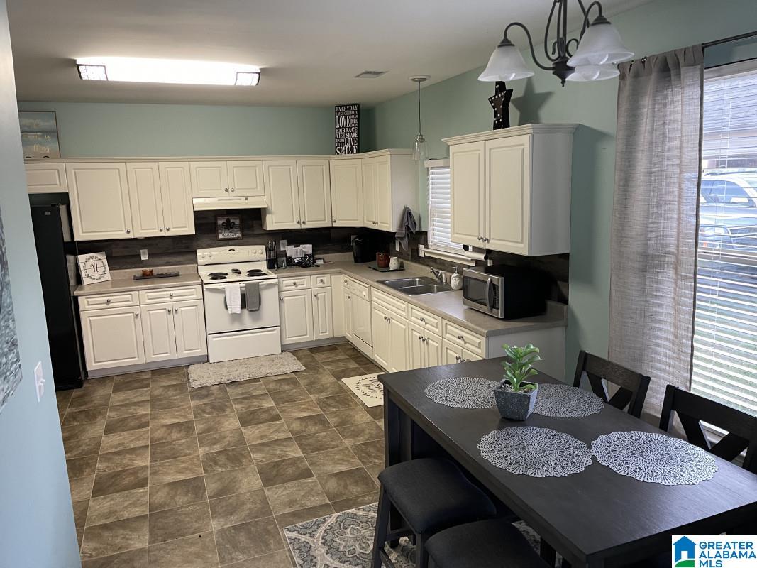 871 Barkley Drive Alabaster, AL 35007 - Photo 3 of 6